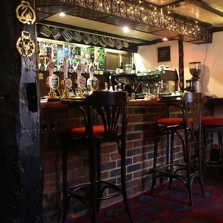 The Saracens Head Inn Amersham Buitenkant foto