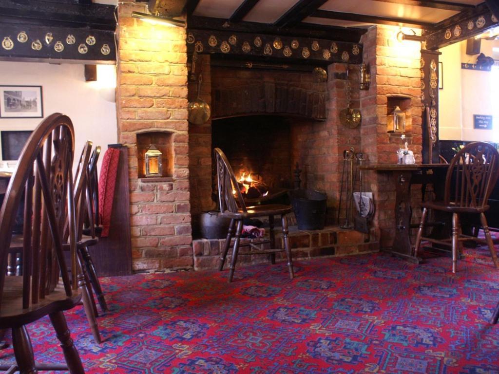 The Saracens Head Inn Amersham Buitenkant foto