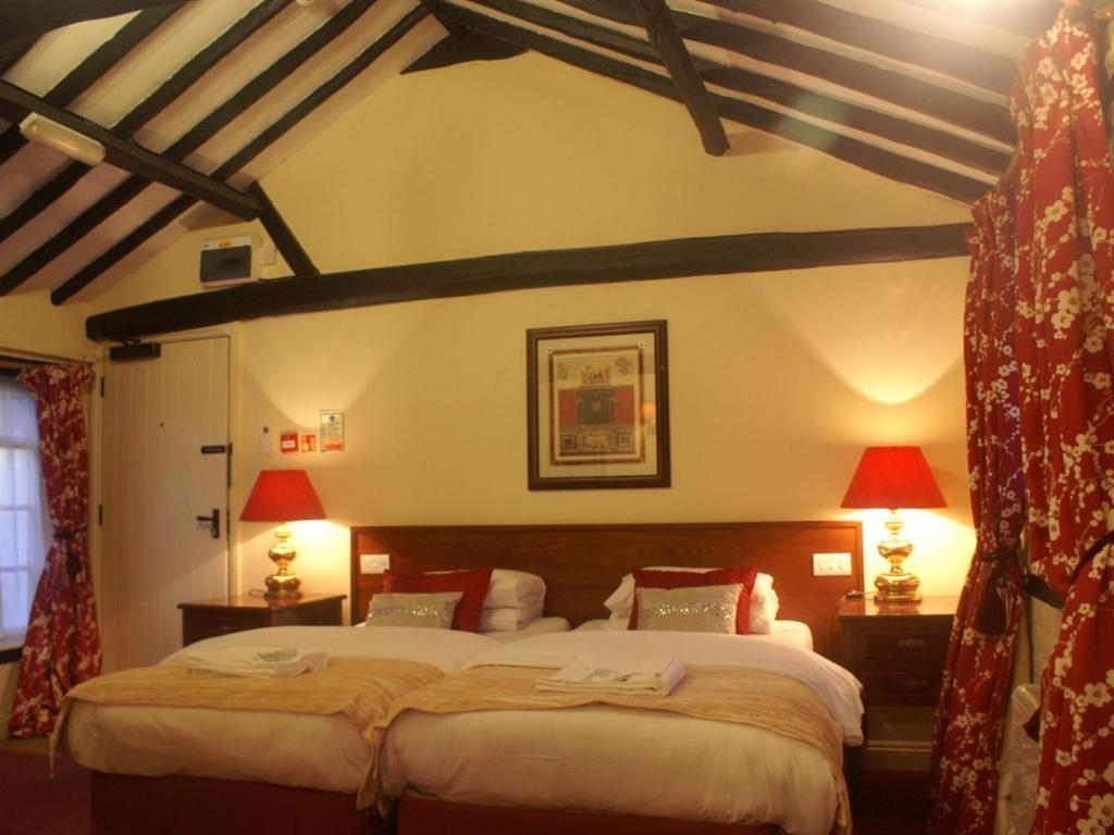The Saracens Head Inn Amersham Buitenkant foto